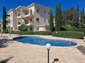 Nicely furnished 2 bed apt, Paphos Riviera, Universal